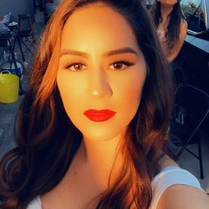 Meet your Posher, Leticia